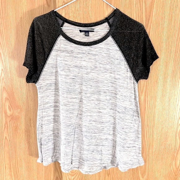 AEO Gray/Black Glitter Sparkle Tee Top - Picture 1 of 4